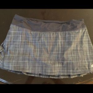 Lululemon Pacesetter Skirt sz 10.